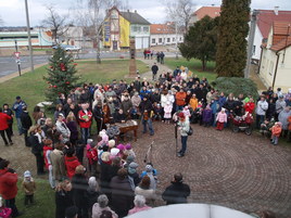 Zpívání u Vánočního stromu rok 2010